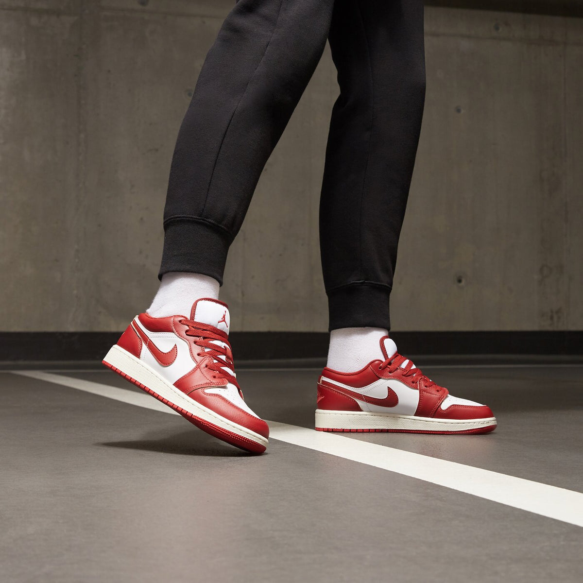 AJ 1 Low SE GS - Red