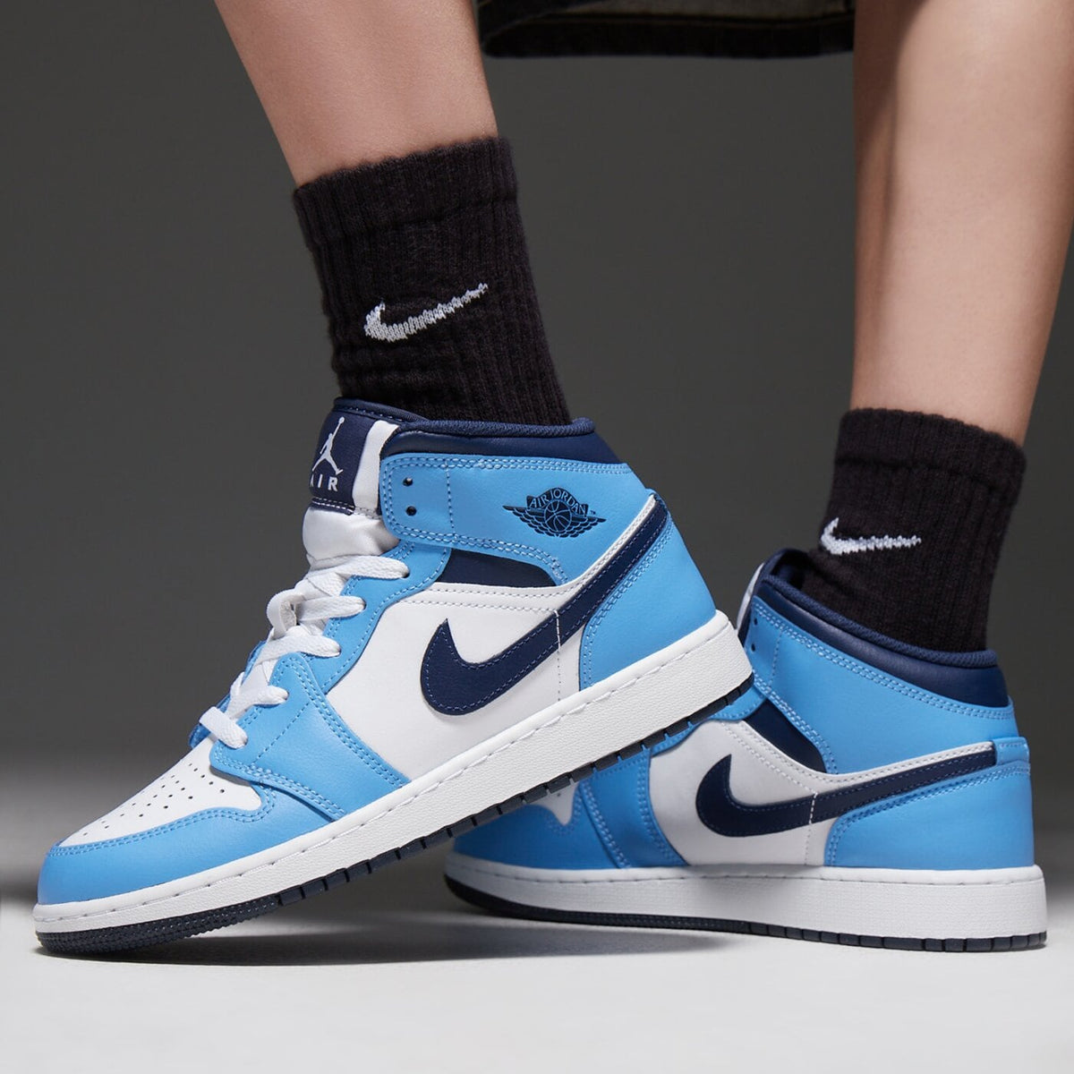 AJ 1 Mid GS - White DQ8423-405