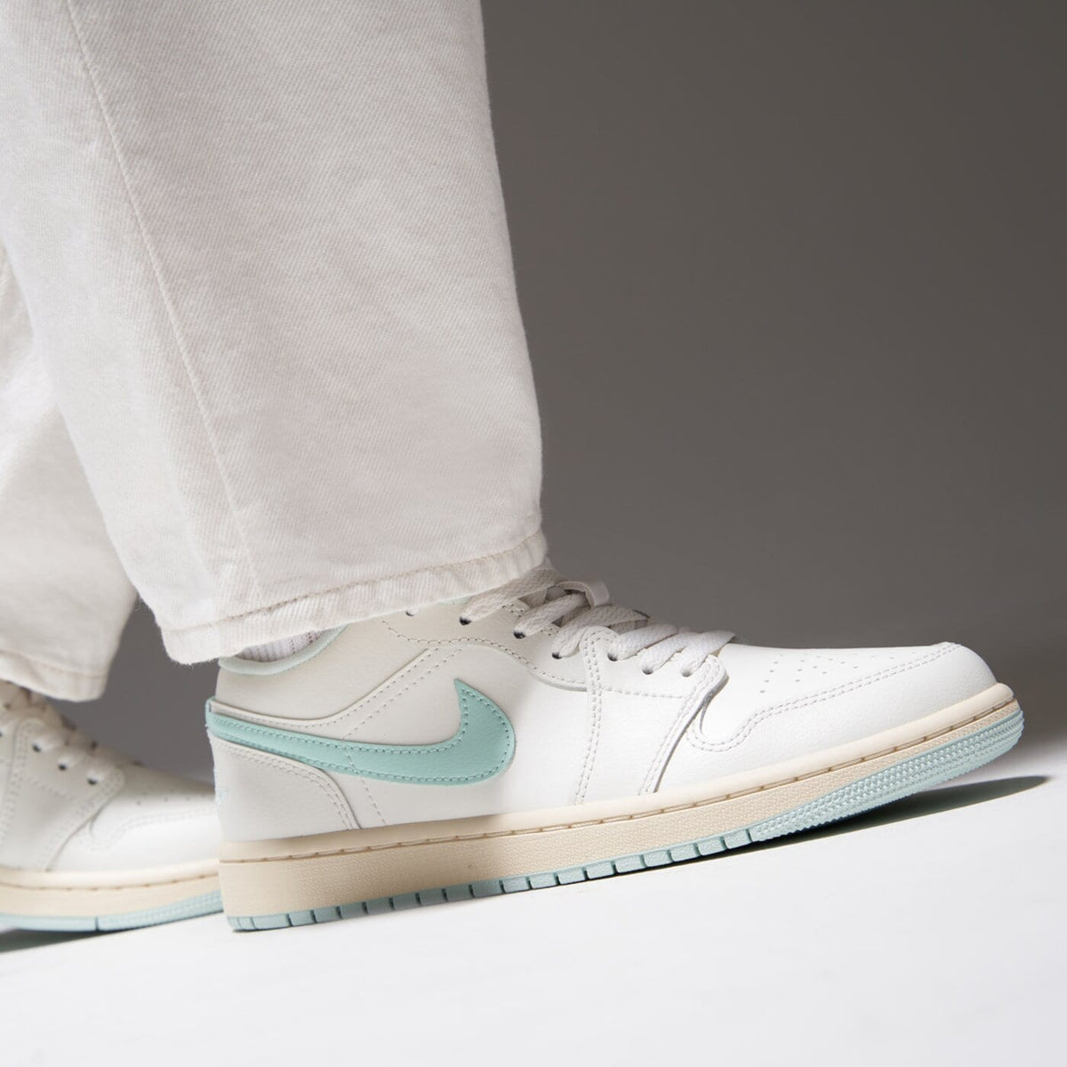 AJ 1 Low Women's - Mint