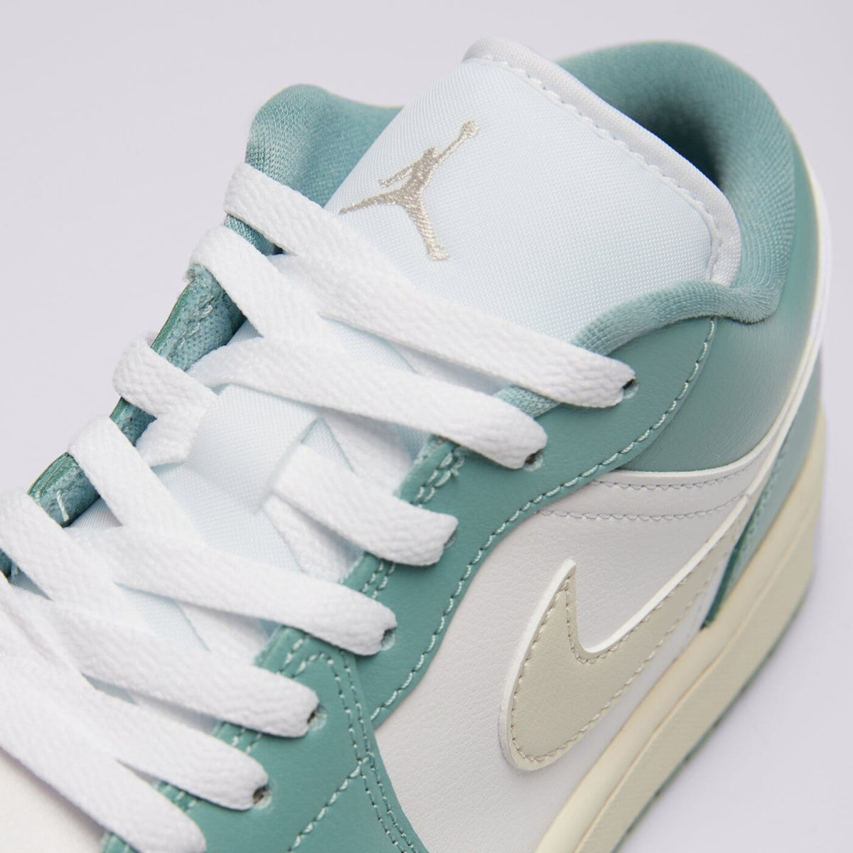 AJ 1 Low Women's - White DC0774-138