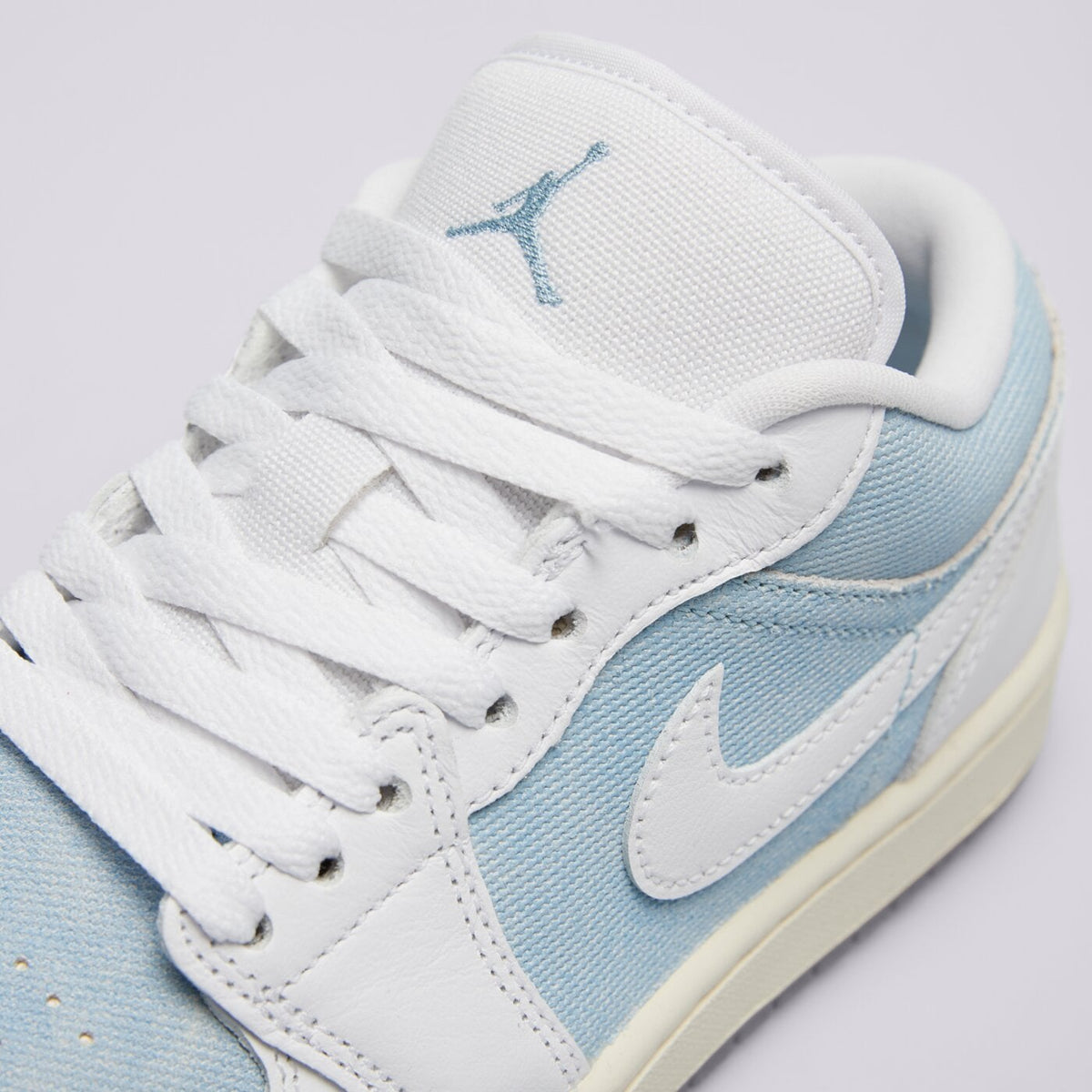 AJ 1 Low SE Women's - White HQ2004-400