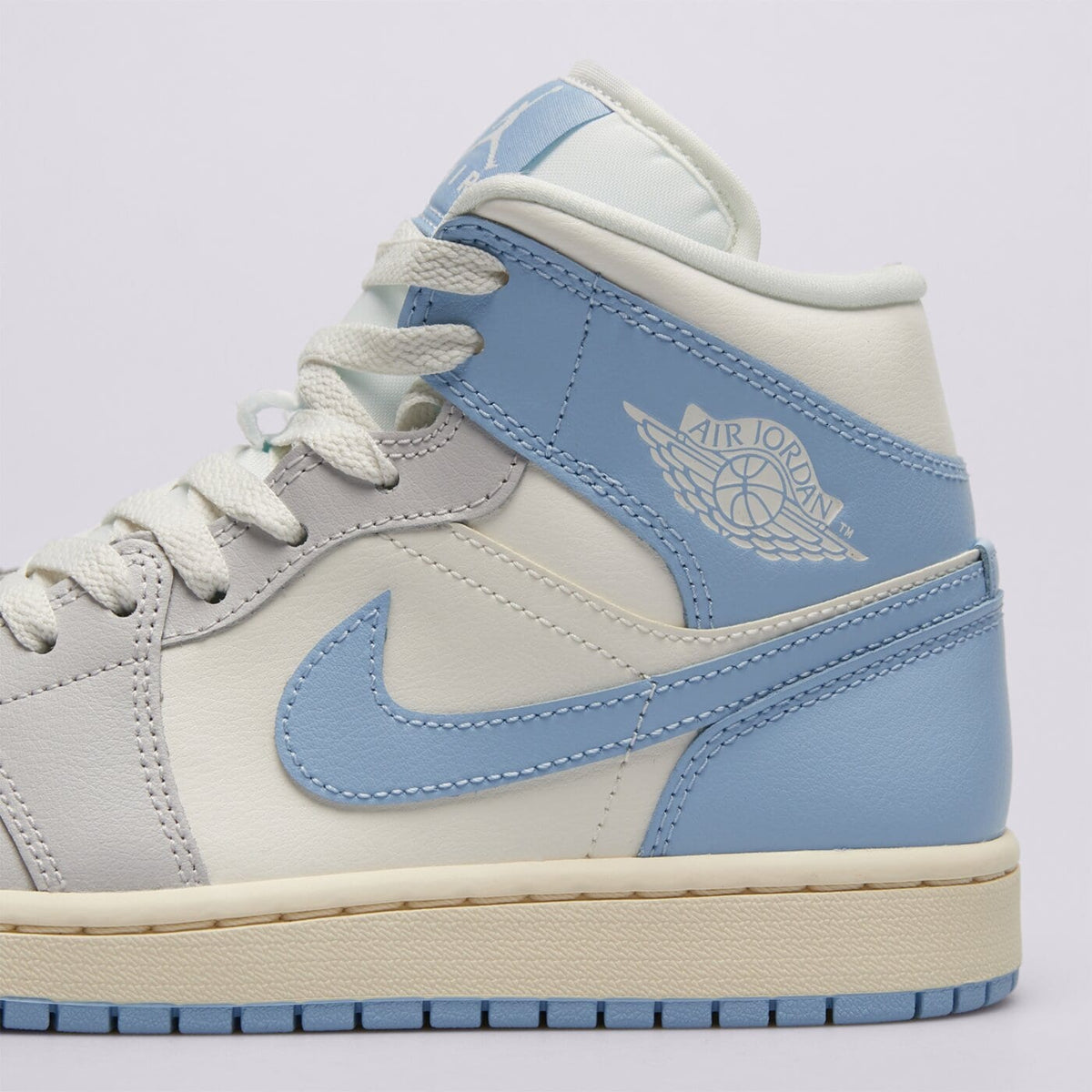 AJ 1 Mid Women's - Tan BQ6472-402
