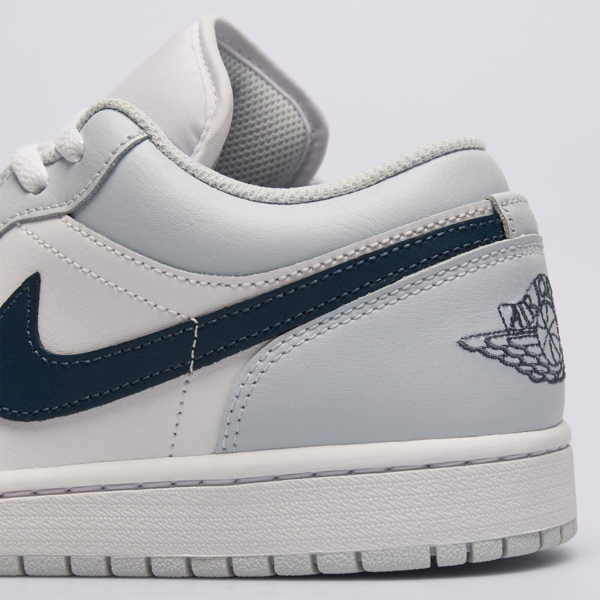 AJ 1 Low - Blue 553558-400