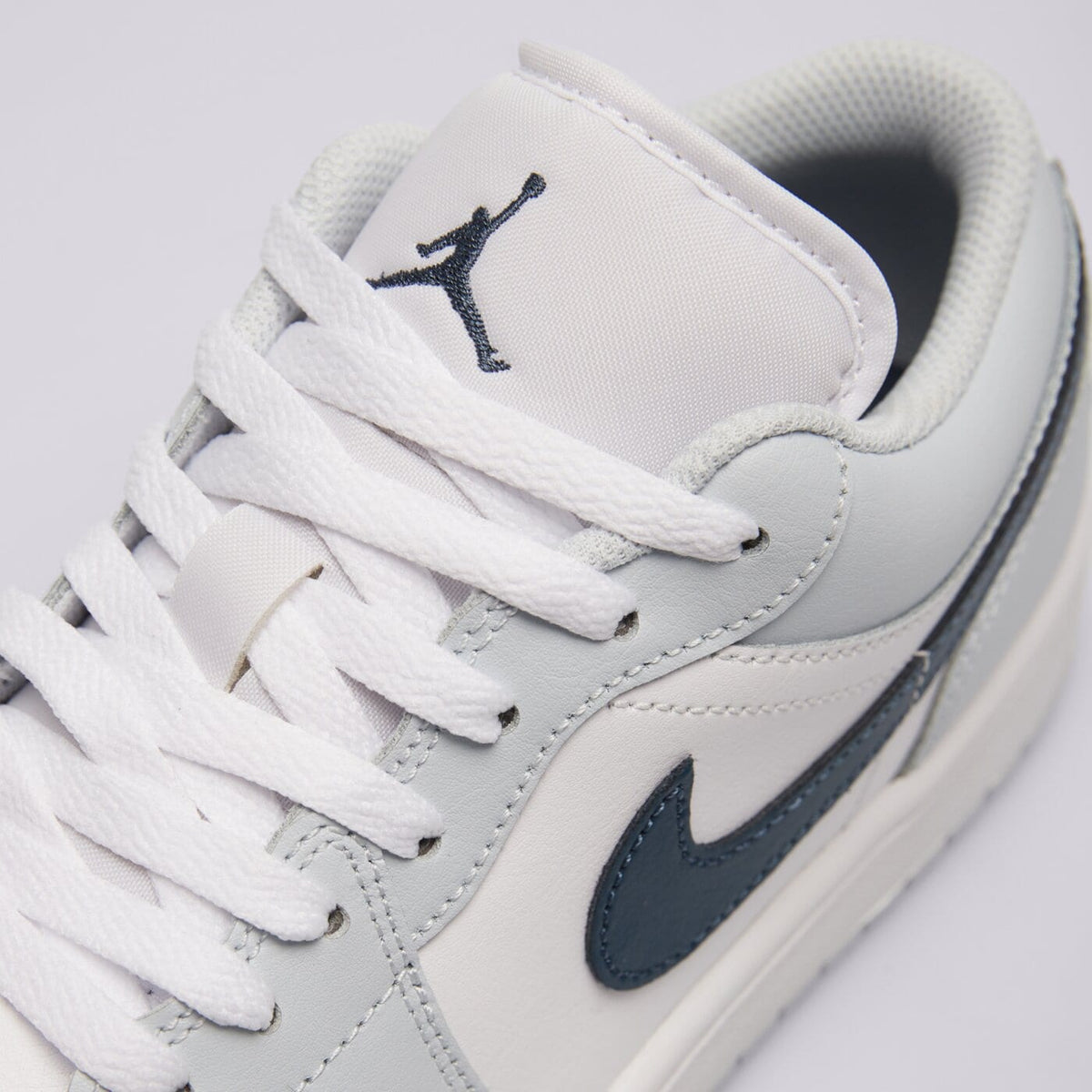 AJ 1 Low - Blue 553558-400