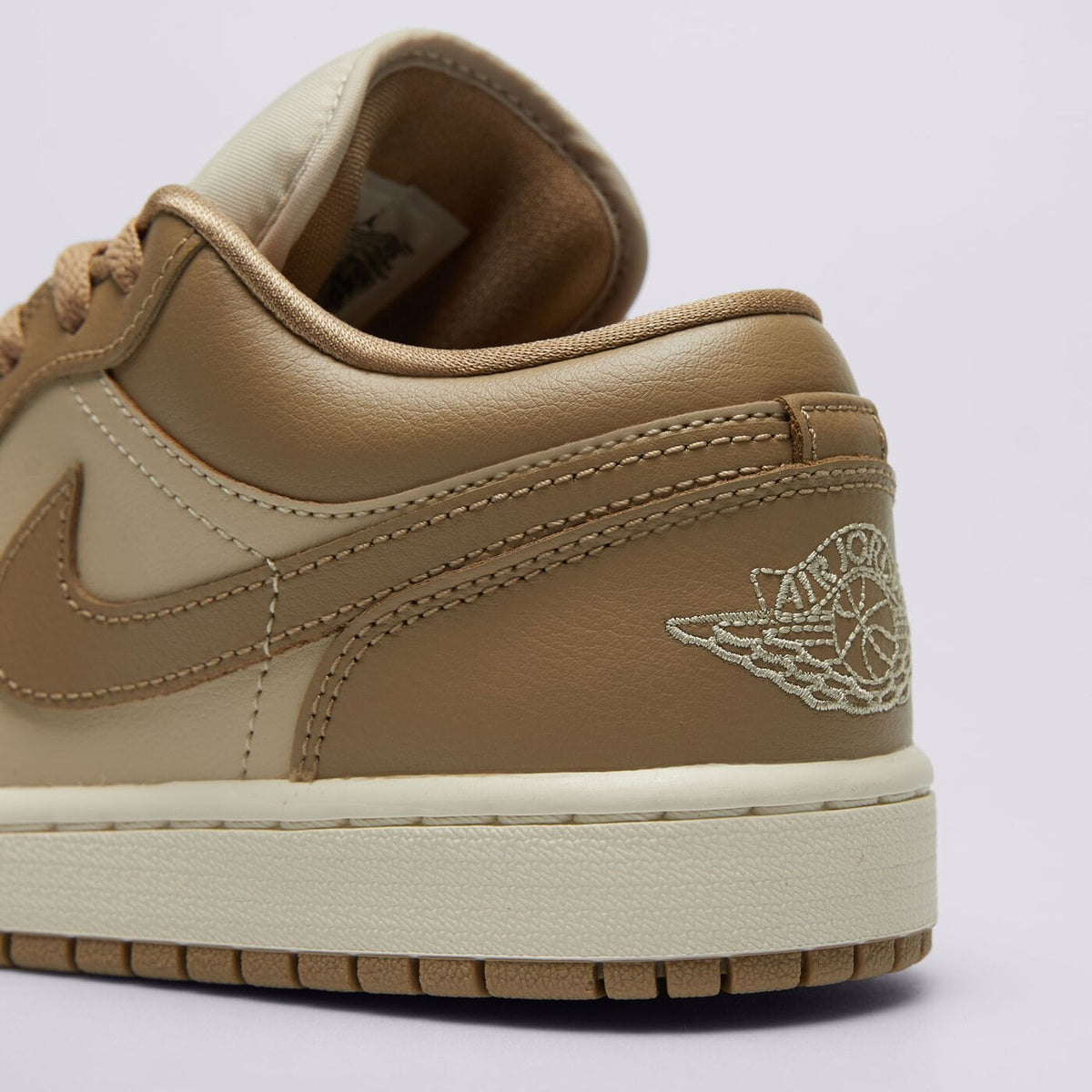 AJ 1 Low Women's - Tan DC0774-203