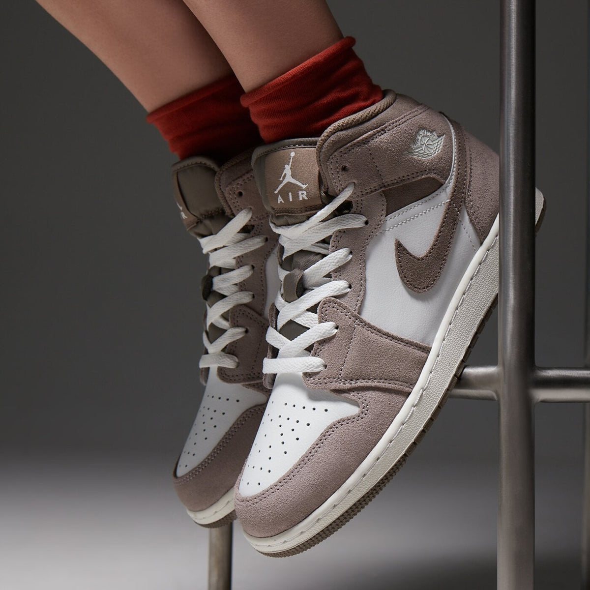 AJ 1 Mid GS - White DQ8423-003