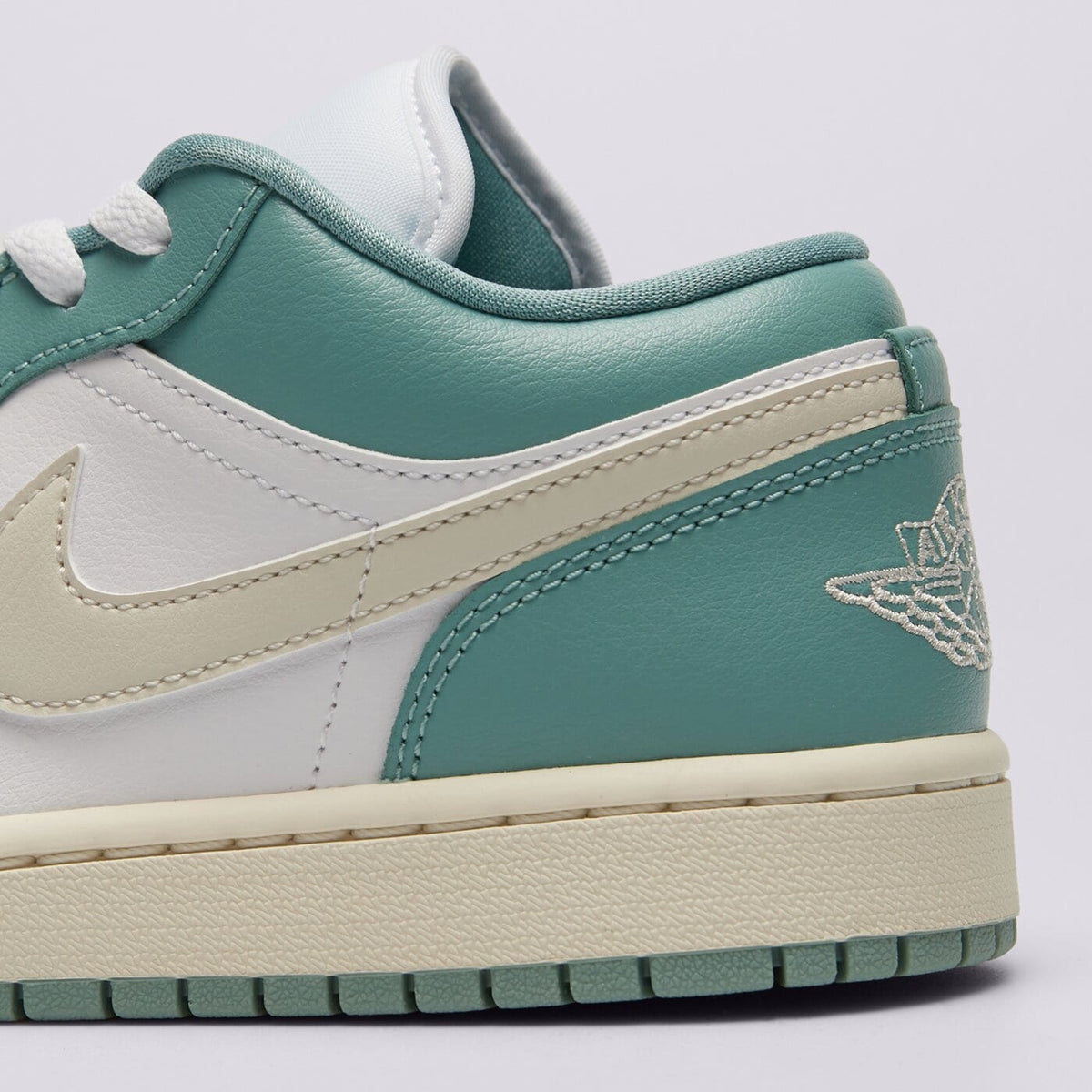 AJ 1 Low Women's - White DC0774-138