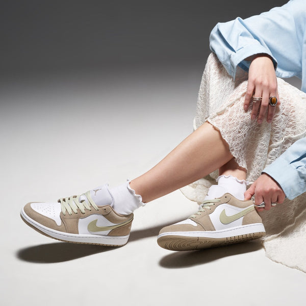 AJ 1 Low Women's - White DC0774-204