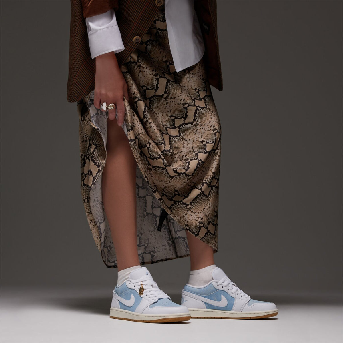 AJ 1 Low SE Women's - White HQ2004-400