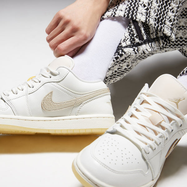 AJ 1 Low SE Women's - Tan HV5157-100
