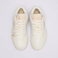 AJ 1 Low SE Women's - Tan HV5157-100
