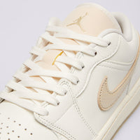 AJ 1 Low SE Women's - Tan HV5157-100