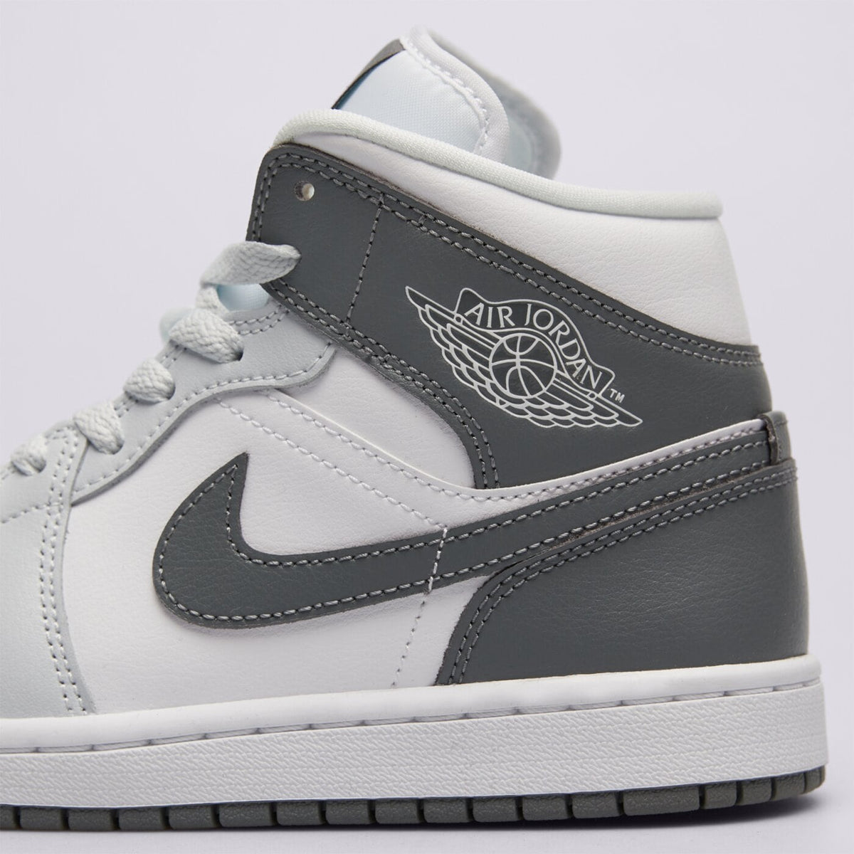 AJ 1 Mid Women's - White BQ6472-113