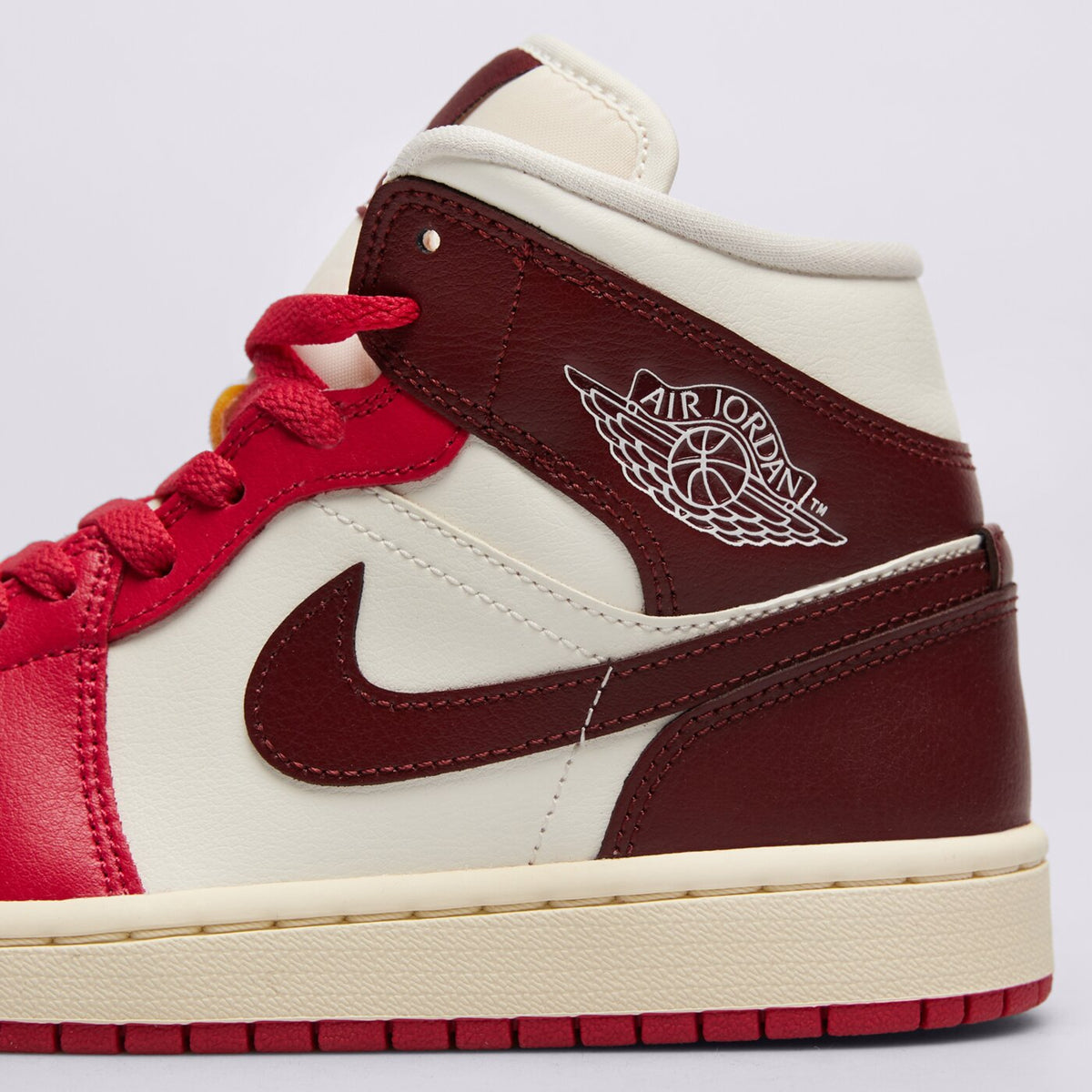 AJ 1 Mid Women's - Tan BQ6472-119