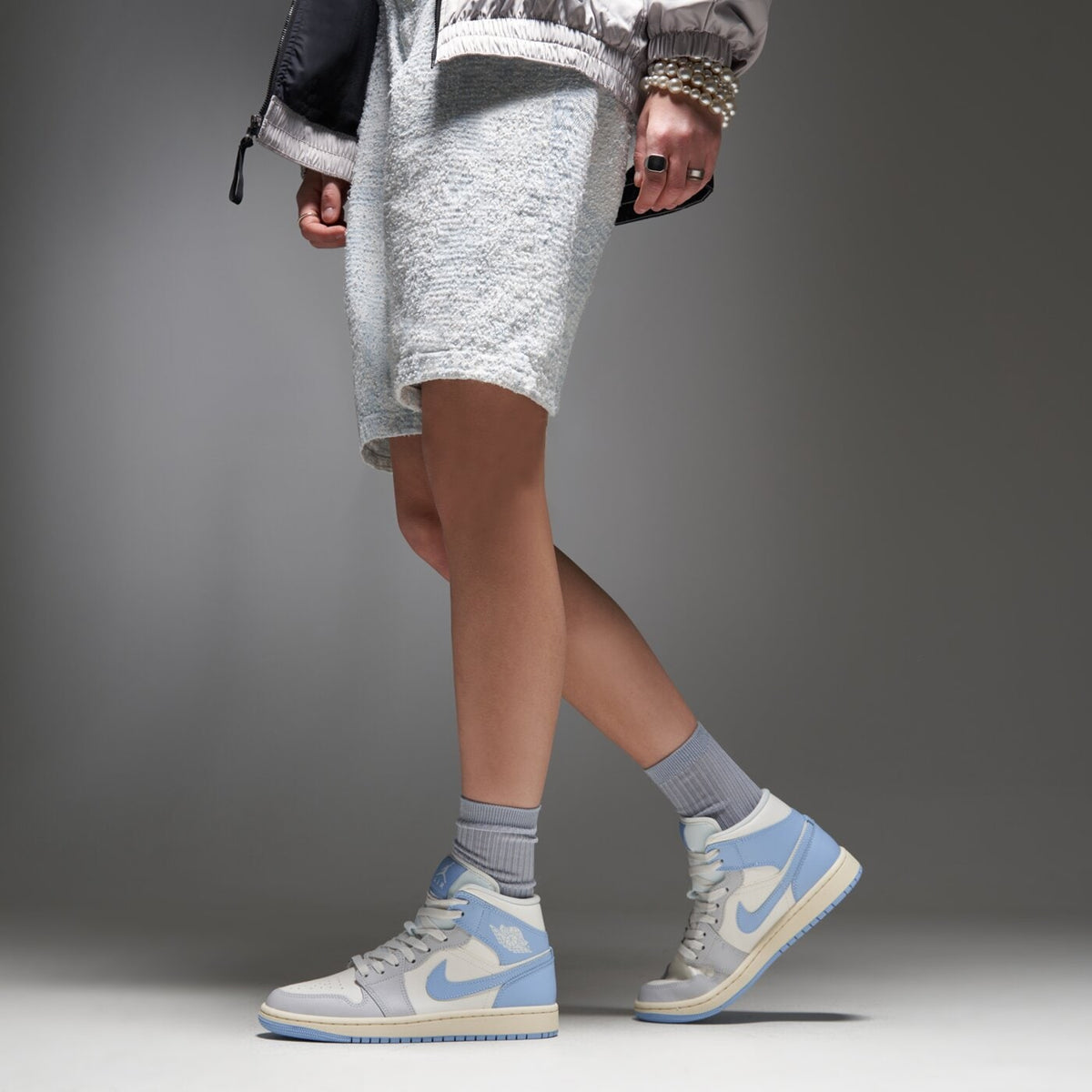 AJ 1 Mid Women's - Tan BQ6472-402