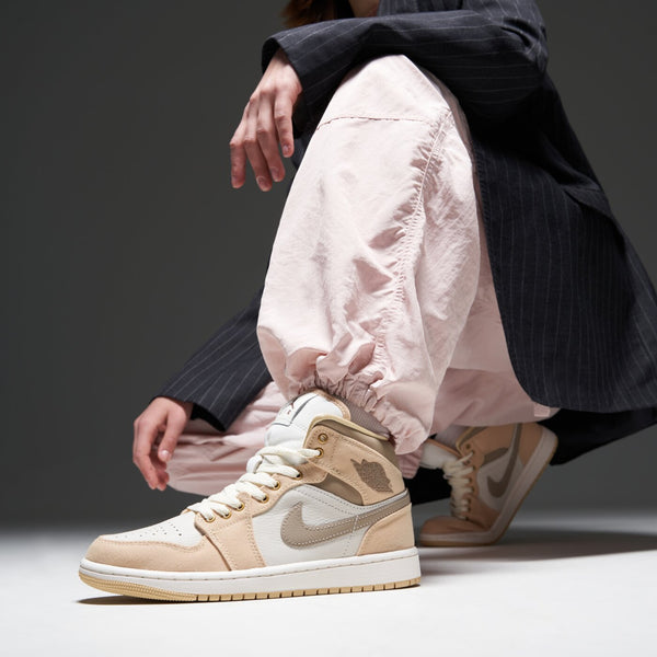 AJ 1 Mid SE Women's - Pink IR2011-247